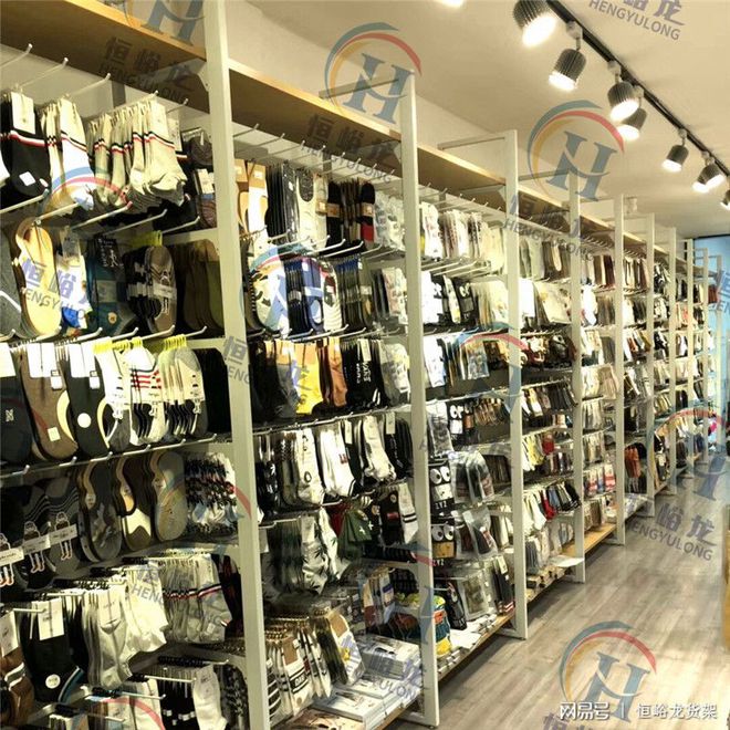 九游体育：广州精品店货架厂教您如何打造品牌形象(图3)