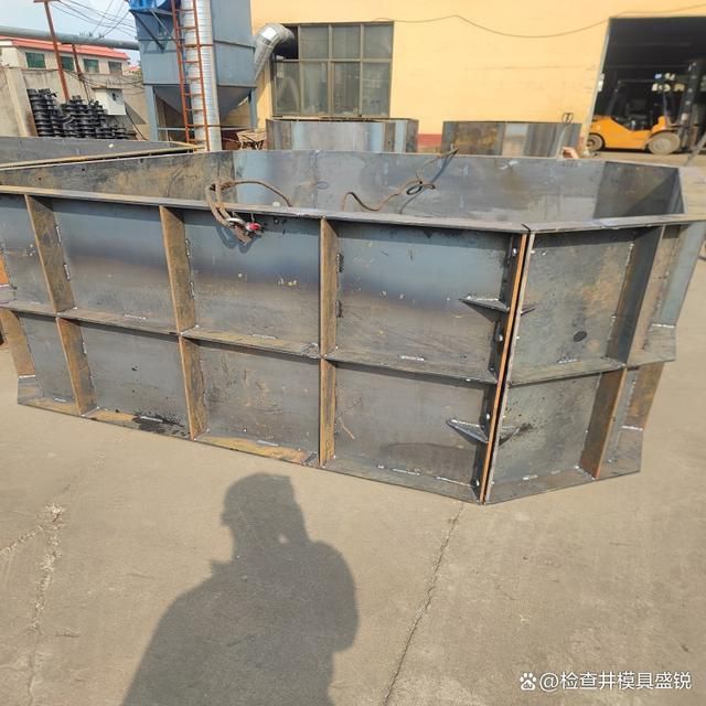 九游体育网站：大型化粪池模具模具特点(图2)
