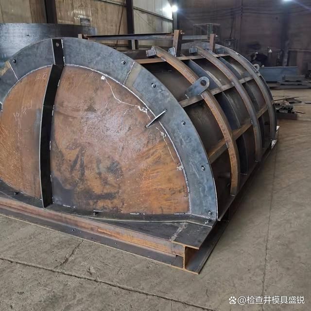 九游体育网站：大型化粪池模具模具特点(图1)