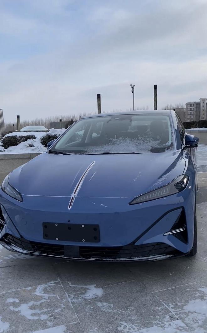 九游体育网站：红旗天工05实车现身大过特斯拉Model3配286马力+续航750km(图2)