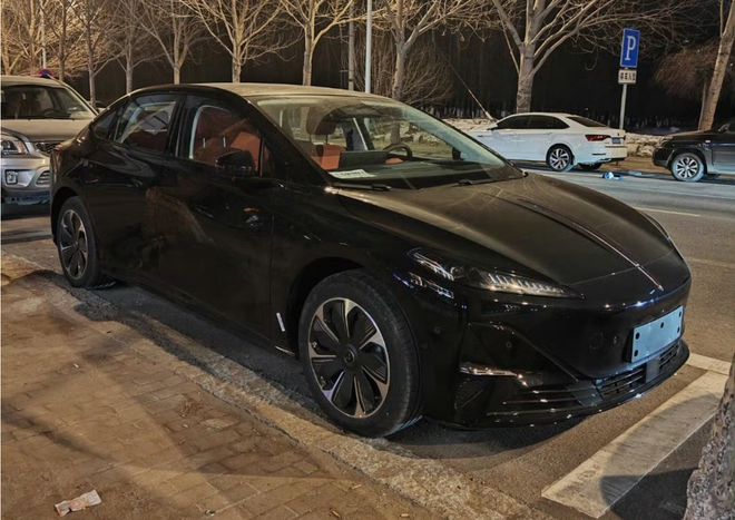 九游体育网站：红旗天工05实车现身大过特斯拉Model3配286马力+续航750km(图1)