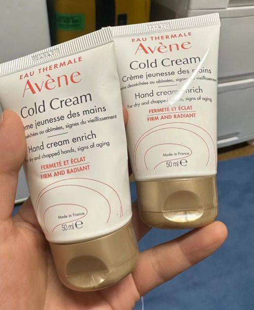 九游体育网站：十大公认最好用的护手霜年度10大全球公认最好用的护手霜(图4)