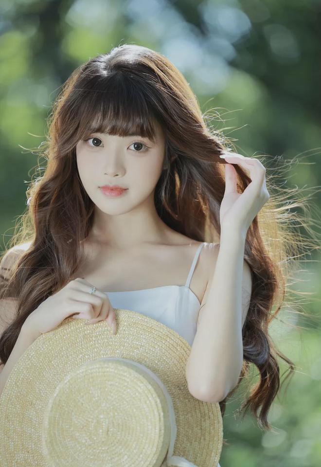 女老师穿黑丝被学生c(图1)