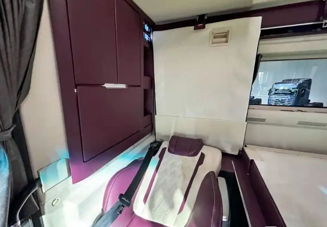 重卡卷成“图书馆”？怠速51分贝+0重力座椅福田欧曼银河真会玩(图11)