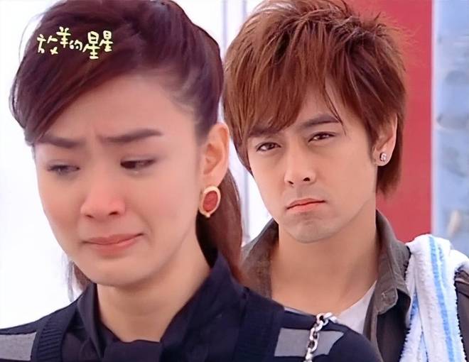 恭喜！47岁洪小玲产女女儿照片和乳名曝光帅气老公欣喜发文！(图5)