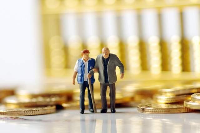 2025养老金补发提前到账！中低收入每月多200元工龄调整新变化(图3)