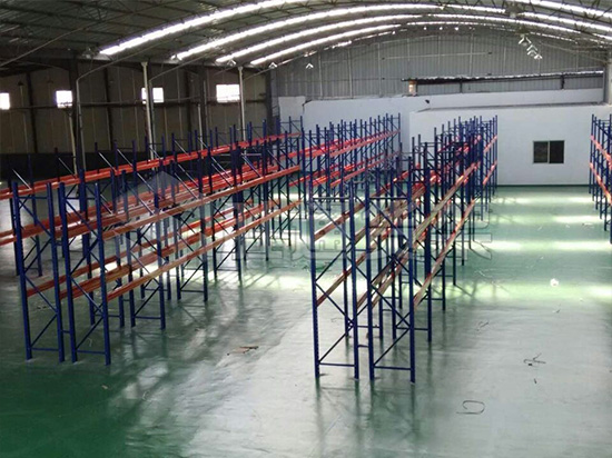 九游体育网站：重型横梁式货架常用的规格有哪些？(图1)