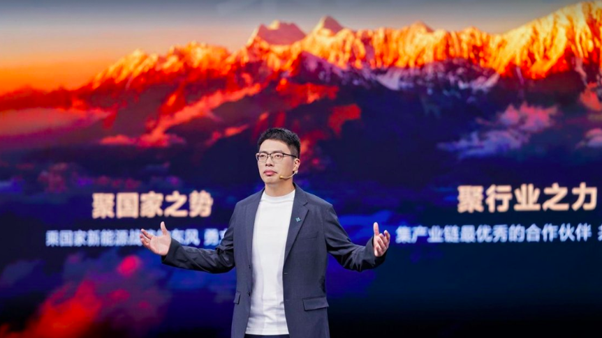 九游体育网站：智舱全面升级不加价！2026款eπ008六座版上市重塑家用SUV标杆(图11)